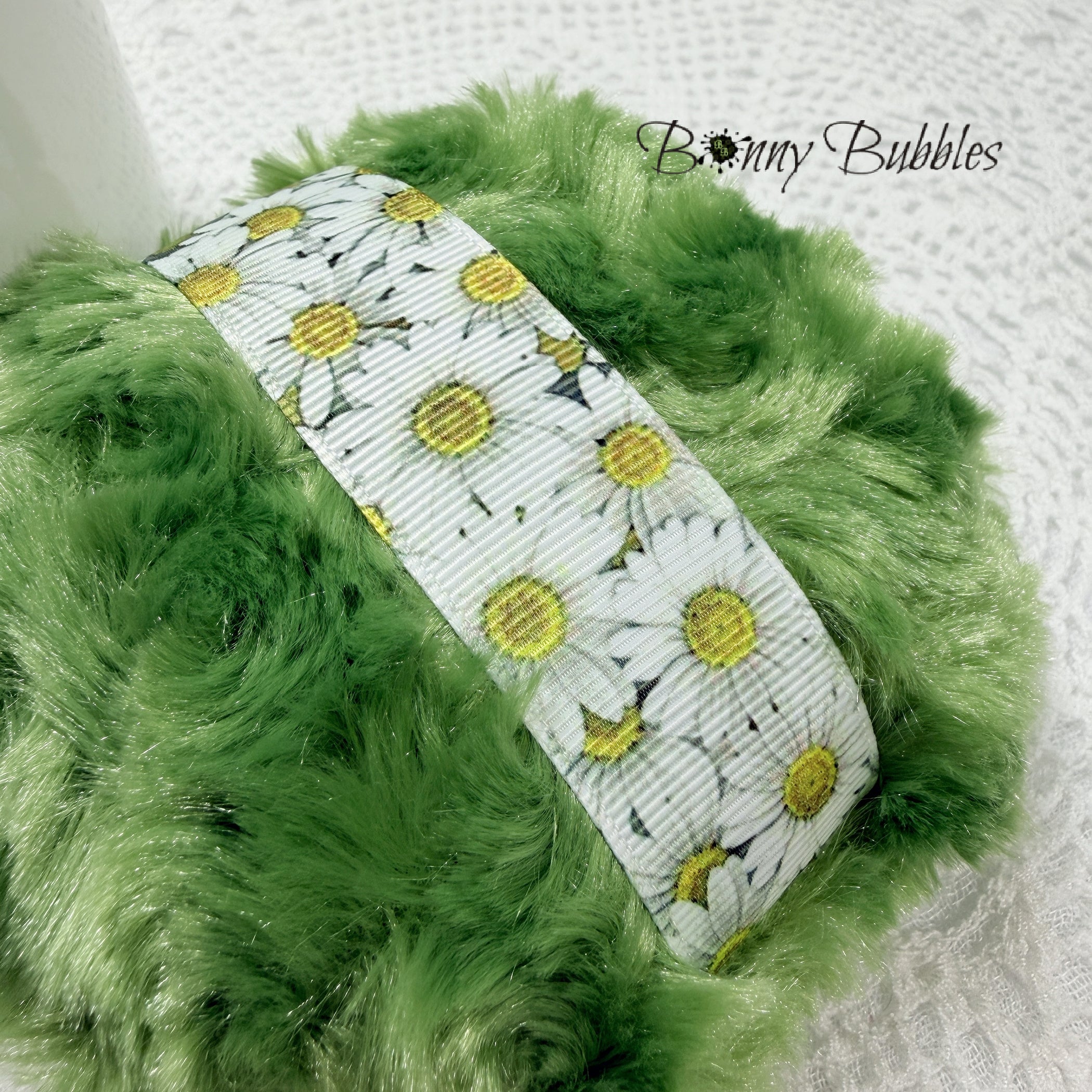 Moss Green Daisy Powder Puff, 4 inch