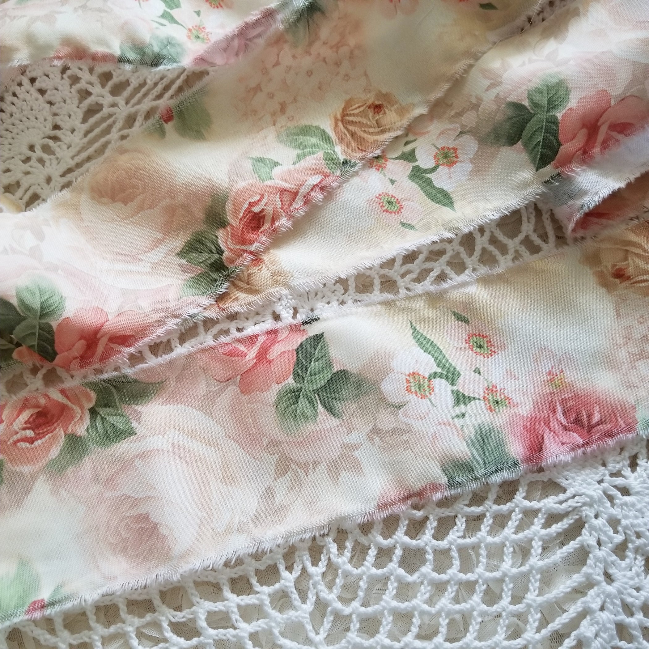 Shabby Fabric Ribbon - Roses