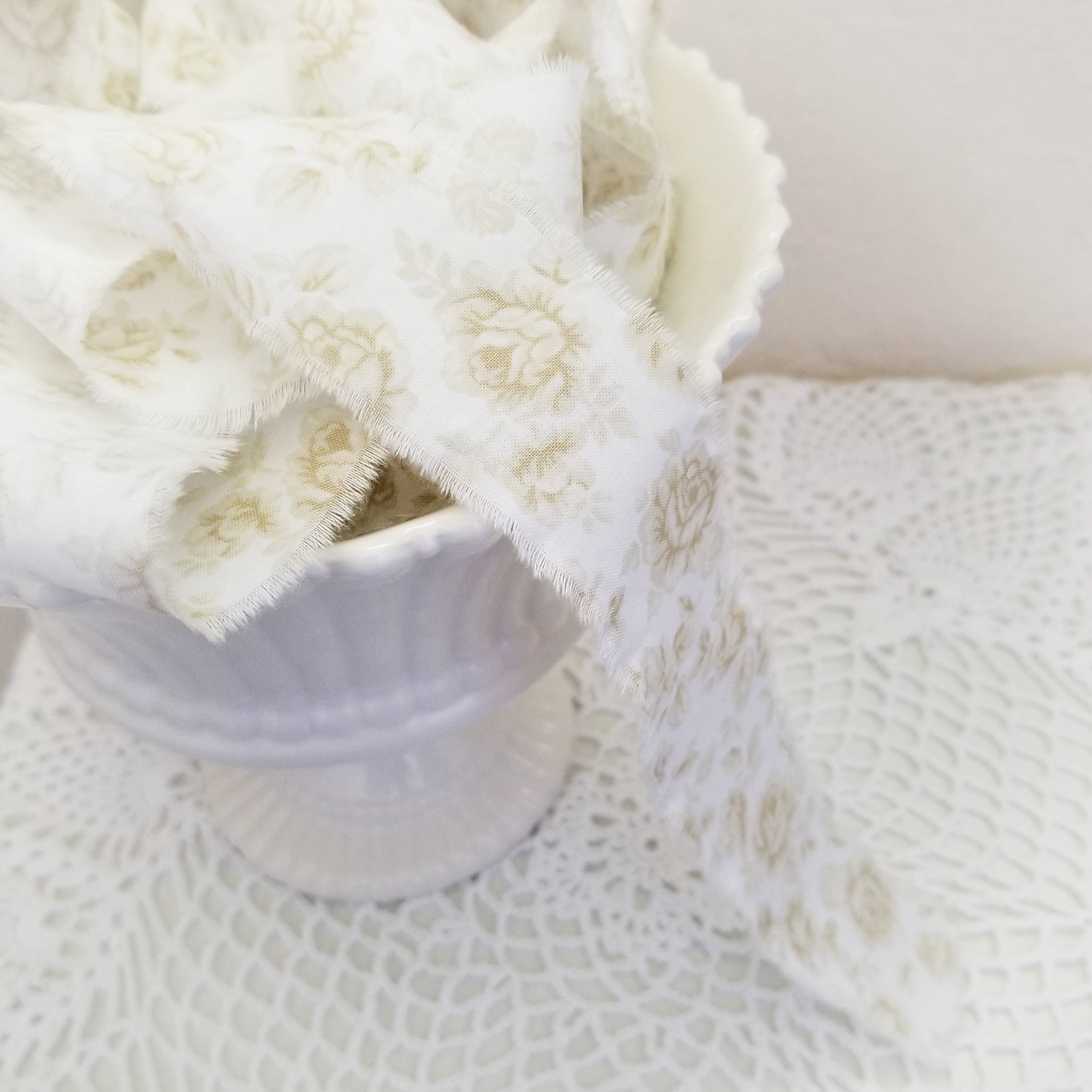 Shabby Fabric Ribbon, 1 yrd - Roses