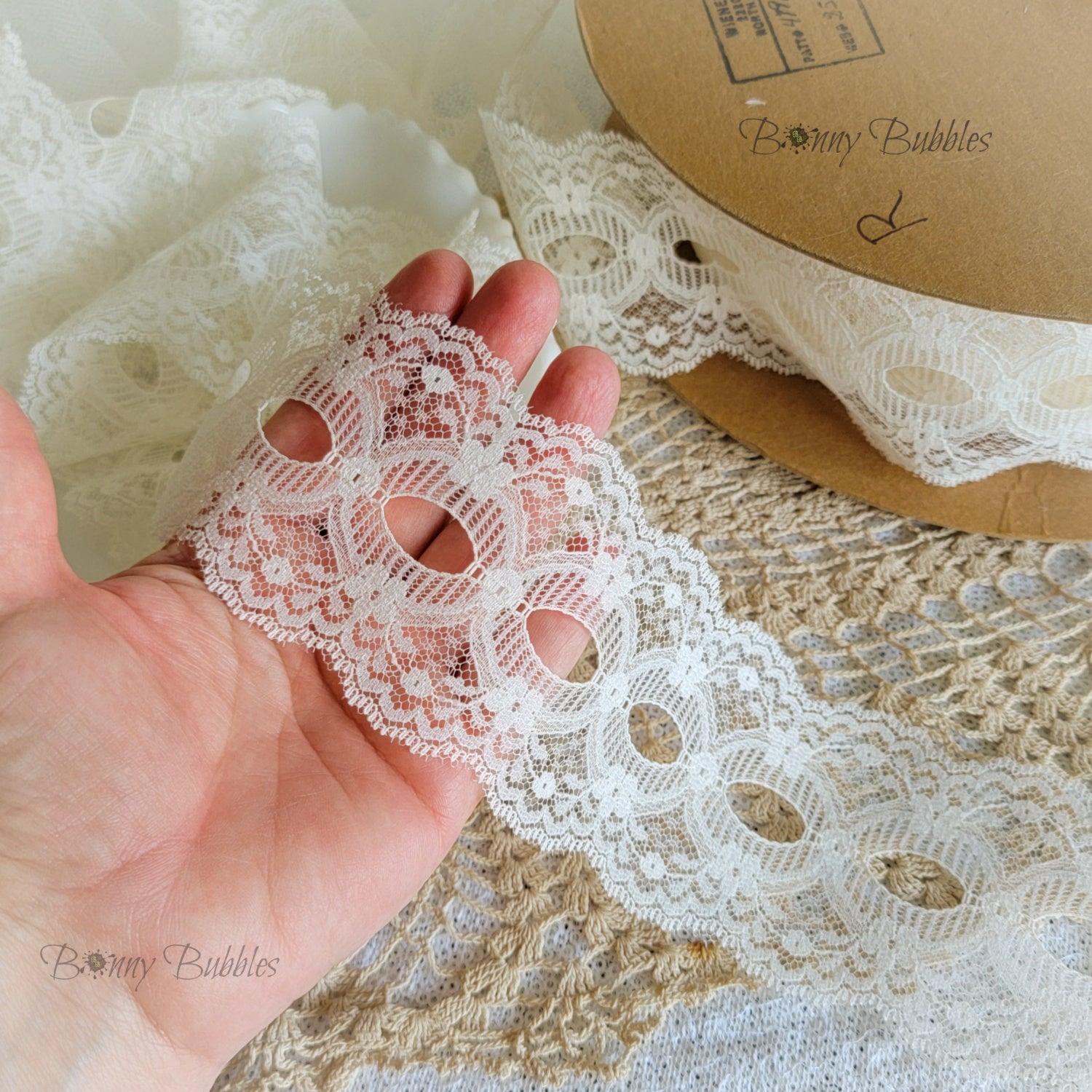 2 yds, Vintage Lace - Cream - V2CRM